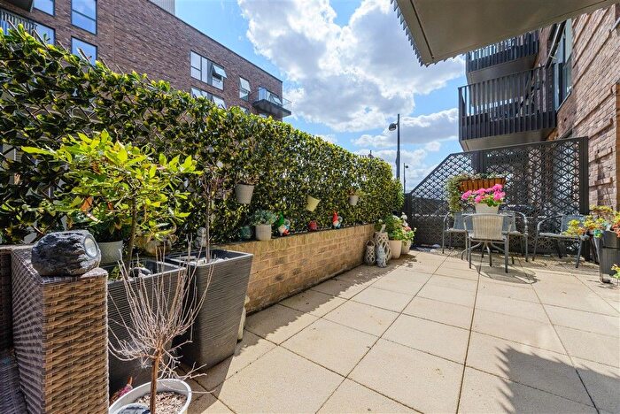 1 Bedroom Flat For Sale In Regal Walk, Bexleyheath, Kent, DA6