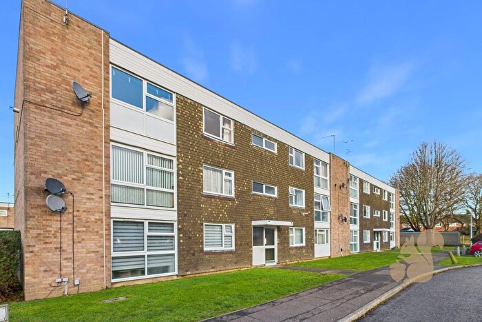 2 Bedroom Flat For Sale In Lethe Grove, Colchester, CO2