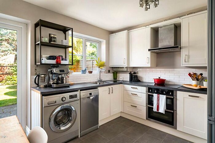 3 Bedroom End Of Terrace House For Sale In Farmers End, Charvil, Reading, RG10