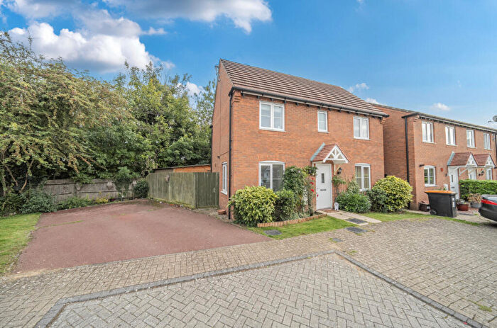 3 Bedroom Detached House For Sale In Travertine Close, Houghton Regis, Dunstable, LU5