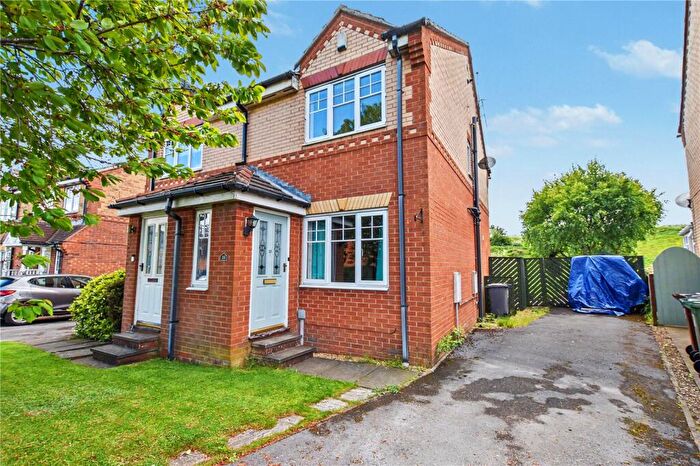 2 Bedroom Semi-Detached House For Sale In Peacock Green, Morley, Leeds, LS27