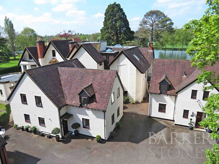 2 Bedroom Flat For Sale In Riversdale, Bourne End, SL8