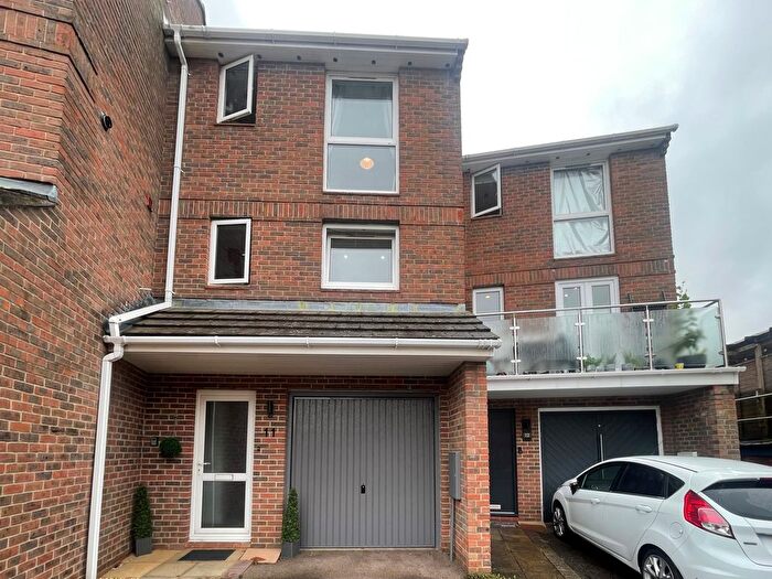 3 Bedroom Town House To Rent In Priory Avenue, Southampton, SO17