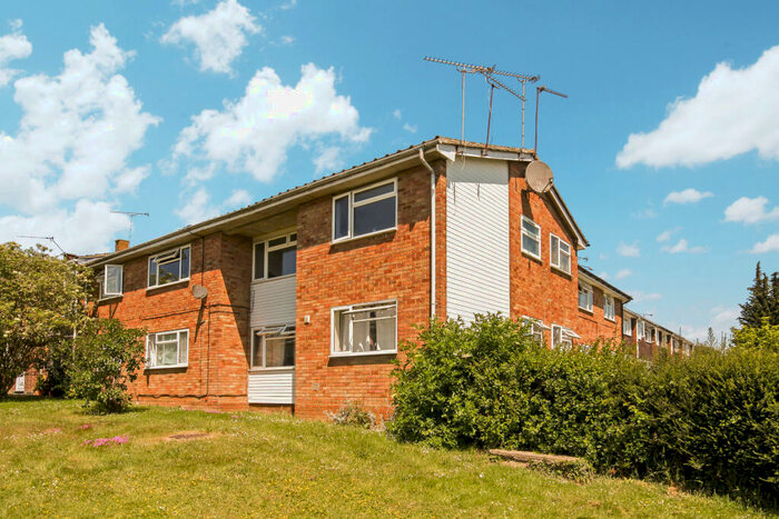 1 Bedroom Apartment To Rent In West Lawn, Galleywood, CM2