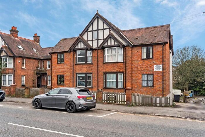 1 Bedroom Flat For Sale In West Wycombe Road, High Wycombe, HP12