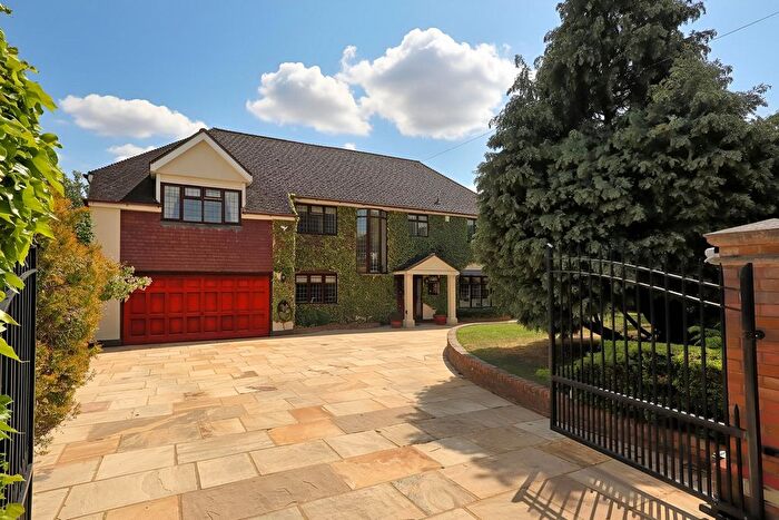 4 Bedroom Detached House For Sale In Burges Close, Emerson Park, RM11