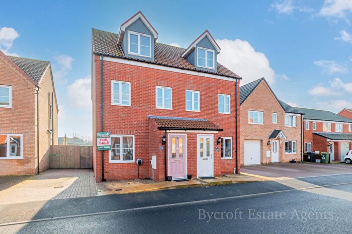 3 Bedroom Town House For Sale In Portobello Drive, Martham, NR29