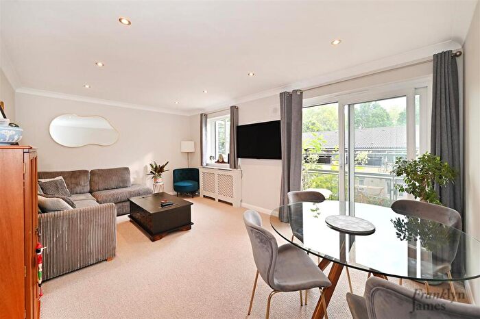 2 Bedroom House To Rent In Ratcliffe Lane, London, E14