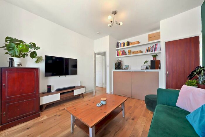 2 Bedroom Apartment To Rent In The Drive, Ilford, IG1