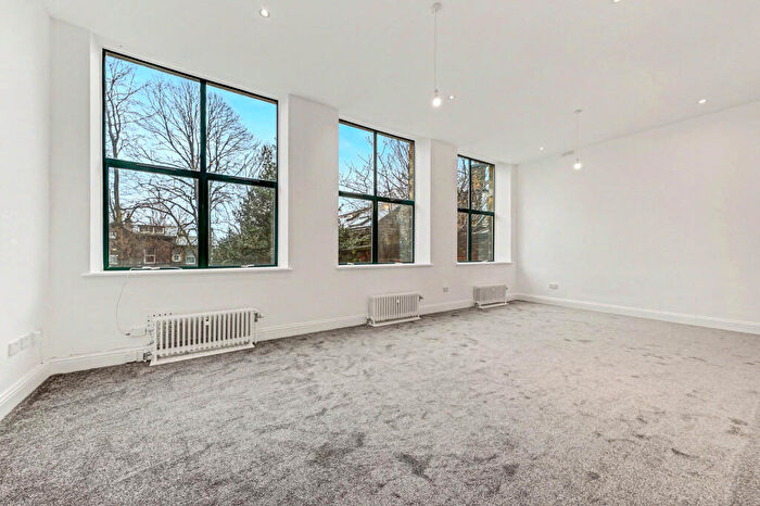 3 Bedroom Flat For Sale In Mary Land House, Grosvenor Road, Leeds, West Yorkshire, LS6