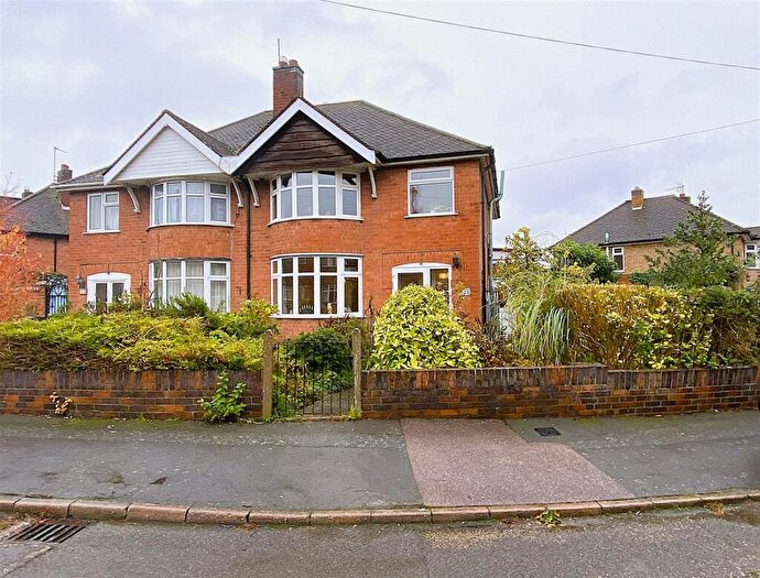 3 Bedroom Semi-Detached House For Sale In Castlegate Avenue, Leicester, LE4