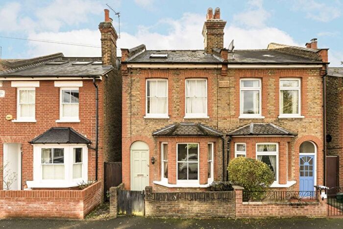 3 Bedroom Property To Rent In Lindum Road, Teddington, TW11