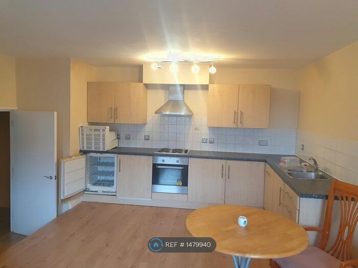 2 Bedroom Flat To Rent In The Vista Building, London, SE18