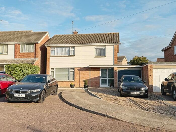 3 Bedroom Detached House For Sale In St. Saviour Close, Colchester, CO4