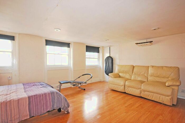 Studio To Rent In Duke Street, Marylebone, London, W1U