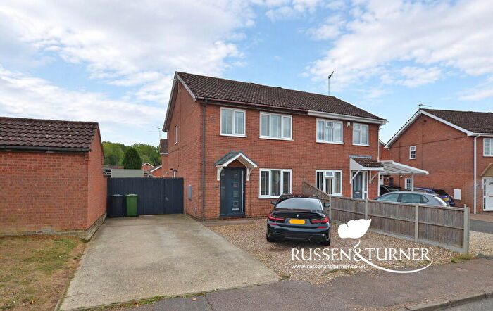 3 Bedroom Semi-Detached House For Sale In Turn-Key Home In Sought After South Wootton, PE30