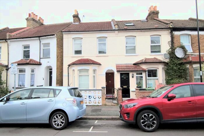 2 Bedroom End Of Terrace House To Rent In Oval Road, Croydon, CR0