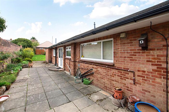 3 Bedroom Detached Bungalow For Sale In Wellhurst Close, Orpington, BR6