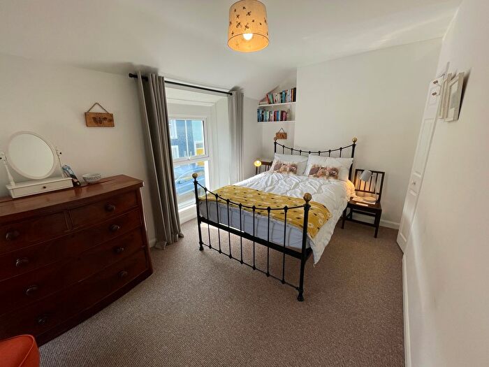 3 Bedroom Semi-Detached House To Rent In John St, Swansea, SA3