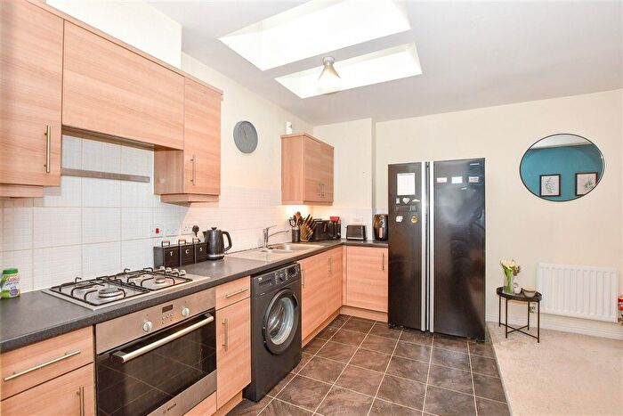 2 Bedroom Property For Sale In Brampton Field, Ditton, Aylesford, Kent, ME20