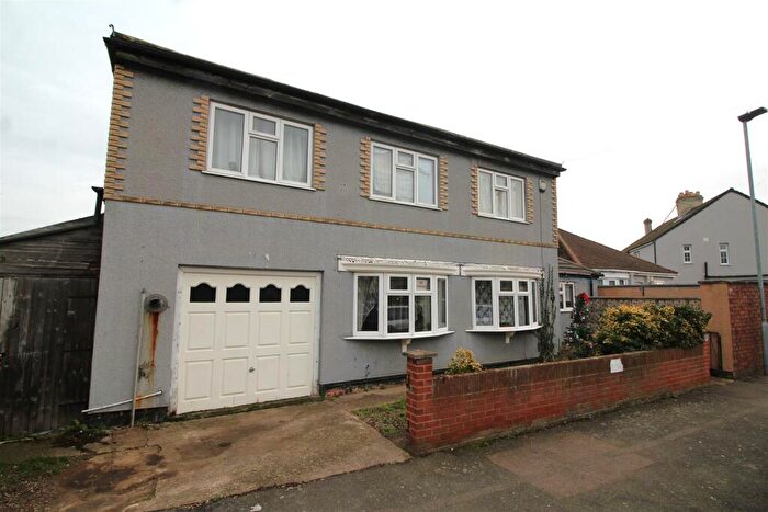 3 Bedroom Detached House For Sale In Lynton Road, Peterborough, PE1