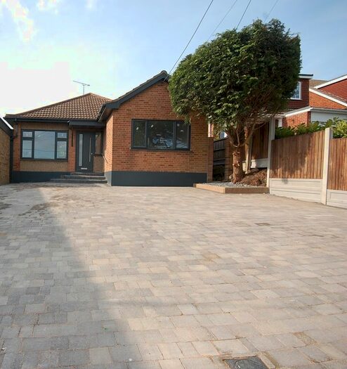 3 Bedroom Detached Bungalow To Rent In Crays Hill, Billericay, Billericay, CM11