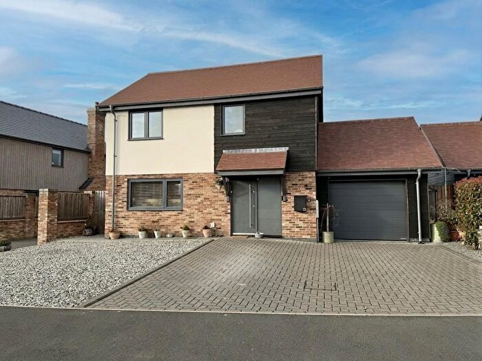 3 Bedroom Property For Sale In Pyefinch Meadow, Burghill, Hereford, HR4