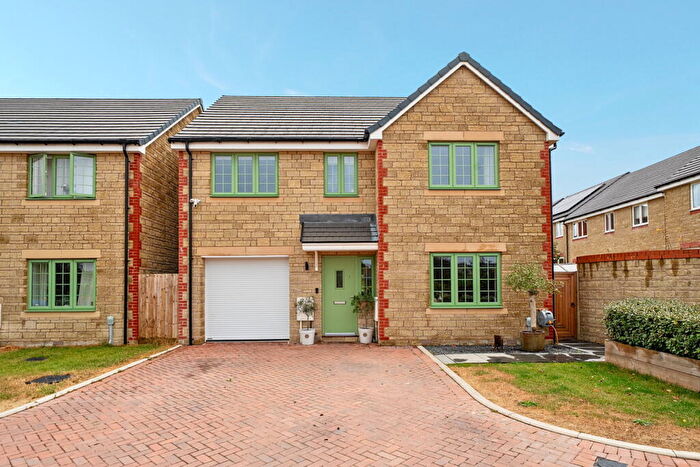 5 Bedroom Detached House For Sale In Jupiter Close, Warminster, Wiltshire, BA12