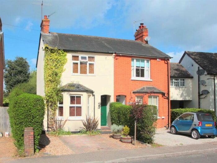 3 Bedroom Cottage To Rent In Woking, GU22