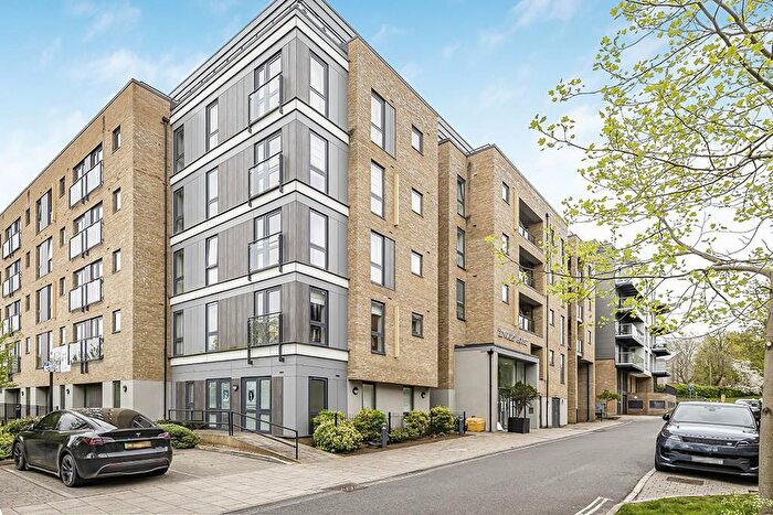 1 Bedroom Flat For Sale In Pegs Lane, Hertford, SG13