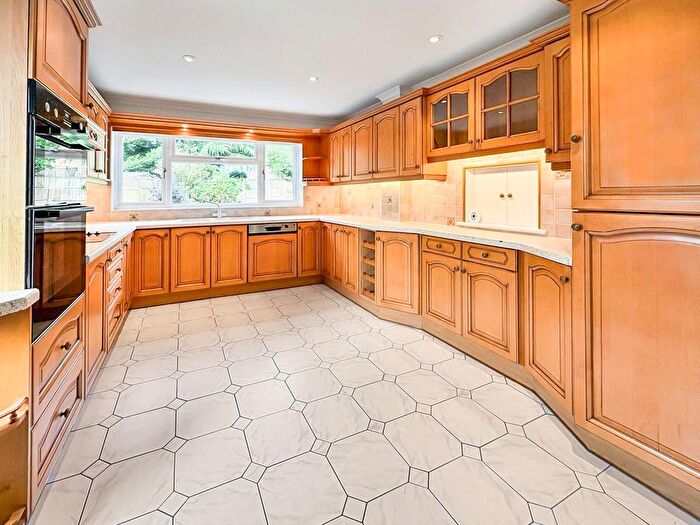 5 Bedroom Detached House For Sale In Kendale, Hemel Hempstead, HP3