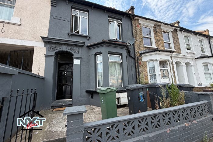 2 Bedroom Flat To Rent In Buckland Road, Leyton, Waltham Forest, E10