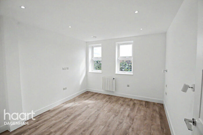 1 Bedroom Apartment To Rent In Gale Street, Dagenham, RM9