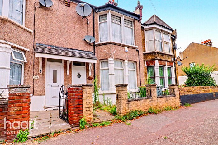 3 Bedroom Terraced House For Sale In Charlemont Road, London, E6