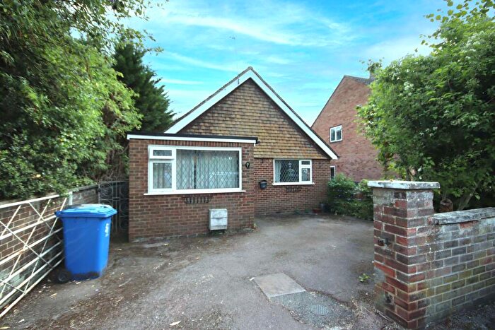 2 Bedroom Detached Bungalow For Sale In Highway Road, Maidenhead, SL6