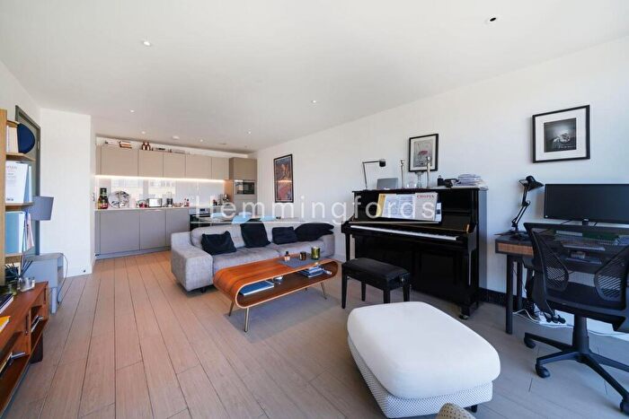 1 Bedroom Apartment To Rent In Canalside Square, Islington, N1