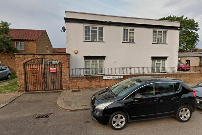 Studio To Rent In Cuckoo Hall Lane, London, N9