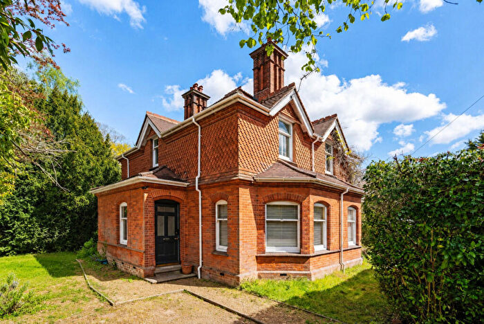 4 Bedroom Detached House For Sale In Barlax New Park Road, Cranleigh, GU6