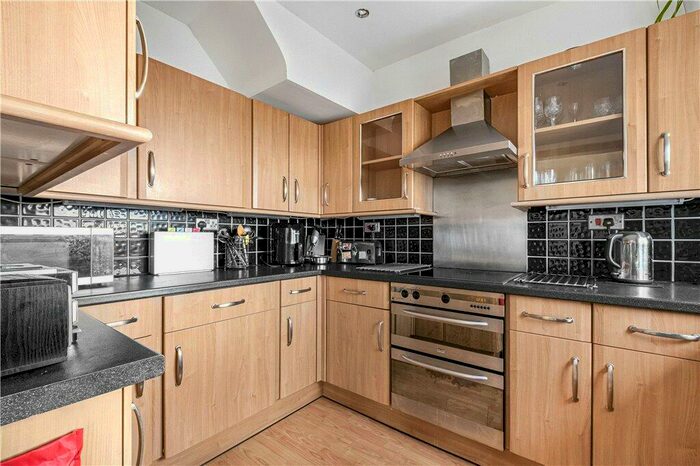 3 Bedroom Terraced House For Sale In Grangecliffe Gardens, London, SE25