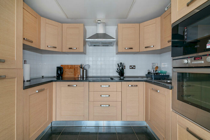 2 Bedroom Flat To Rent In London, SE18