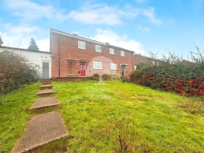 3 Bedroom Detached House To Rent In Larchfield Road, Maidenhead, SL6