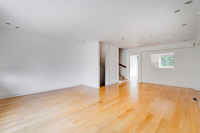 5 Bedroom Property To Rent In Woodsford Square, Holland Park, W14