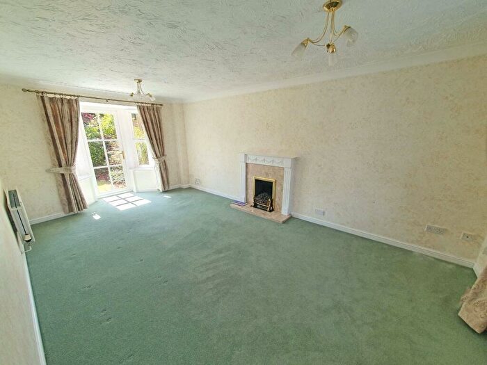3 Bedroom Detached House For Sale In Woodsia Close, Boughton Vale, Rugby, CV23