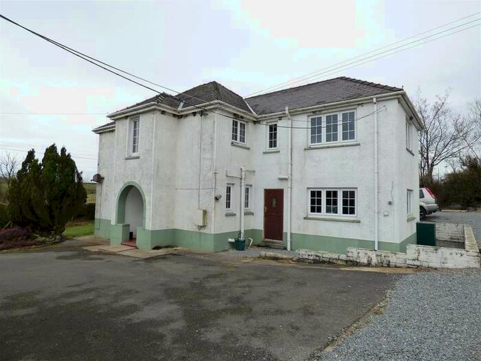 4 Bedroom Property For Sale In Trawsmawr, Carmarthen, SA33