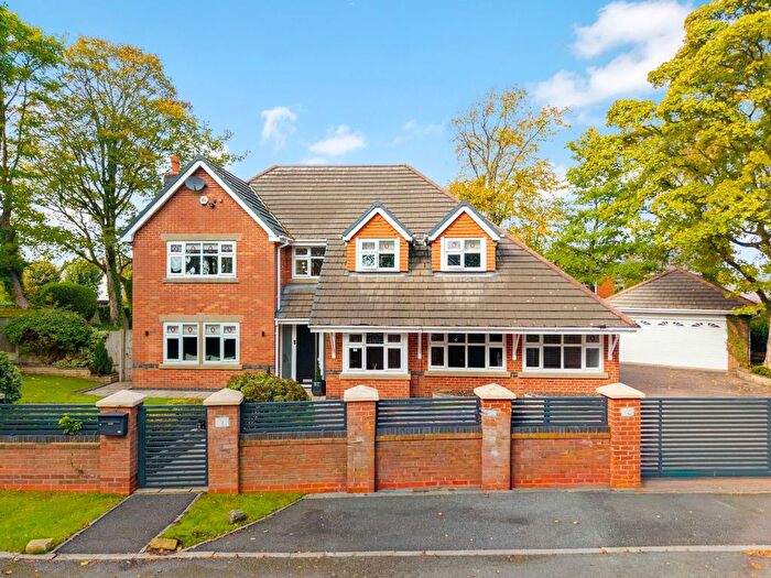 5 Bedroom Detached House For Sale In Markland Tops, Heaton, Bolton, BL1