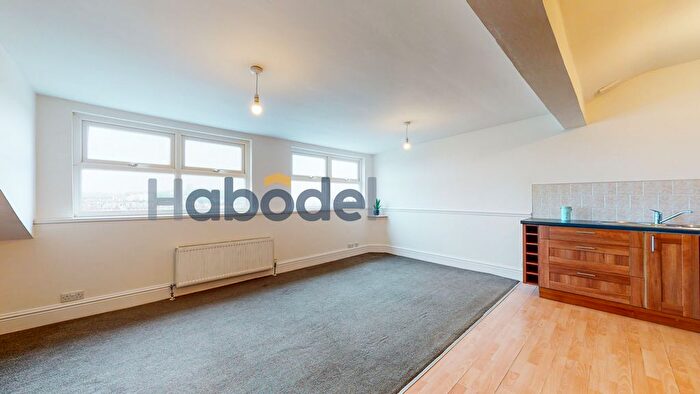 1 Bedroom Flat To Rent In Aberdeen Walk, Scarborough, YO11