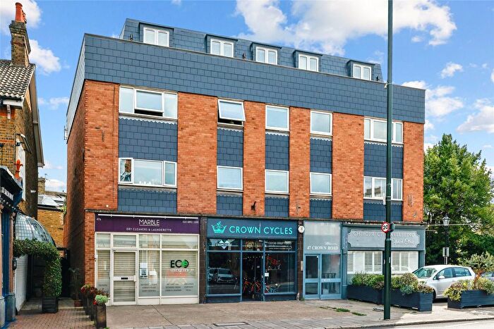 2 Bedroom Flat For Sale In Crown Road, St Margarets, Twickenham, TW1