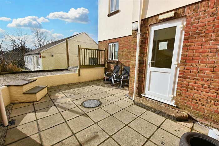 1 Bedroom Flat For Sale In East Hill, Tuckingmill, TR14