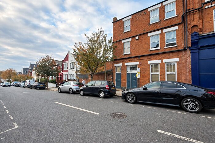 Studio To Rent In Tottenham Lane, London, N8