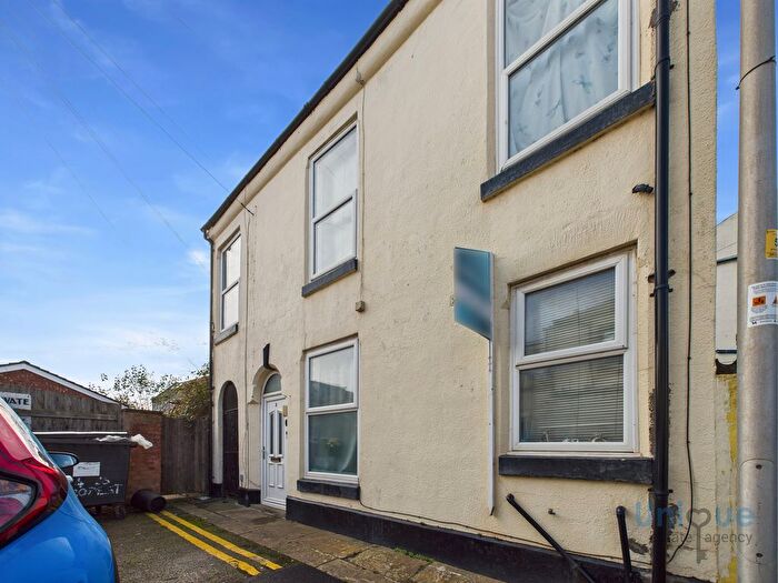 3 Bedroom Detached House For Sale In Byron Street, Blackpool, FY4